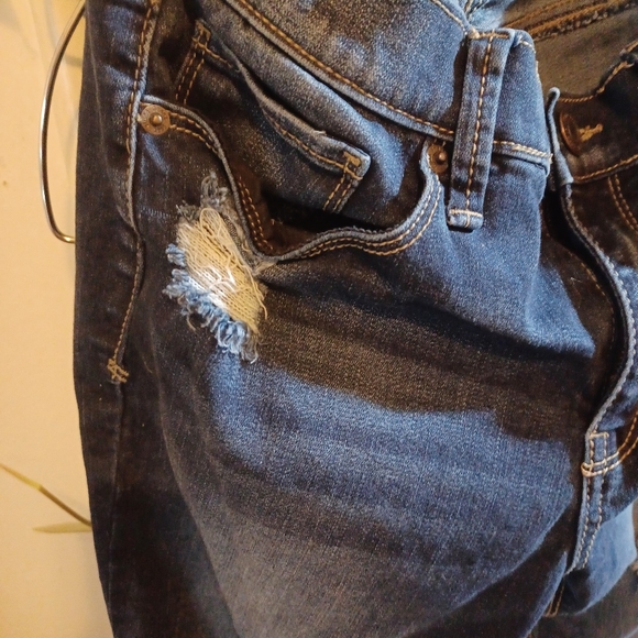 MUD 11 Distressed Jean's EUC - Picture 3 of 7